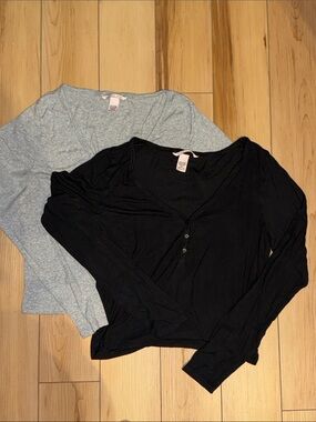 Pair of 2 Victoria's Secret Gray & Black Ribbed V-Neck Top